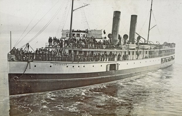Steamship_Islander_leaving_Vancouver,_British_Columbia_for_Skagway_Bay_crop